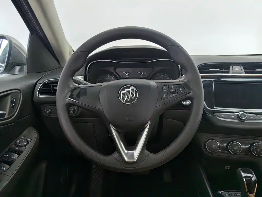 Buick Excelle 2018 — фото 11