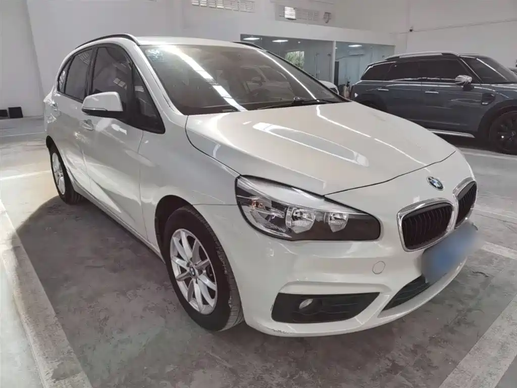BMW 2 Series Active Tourer 2017 — фото 4