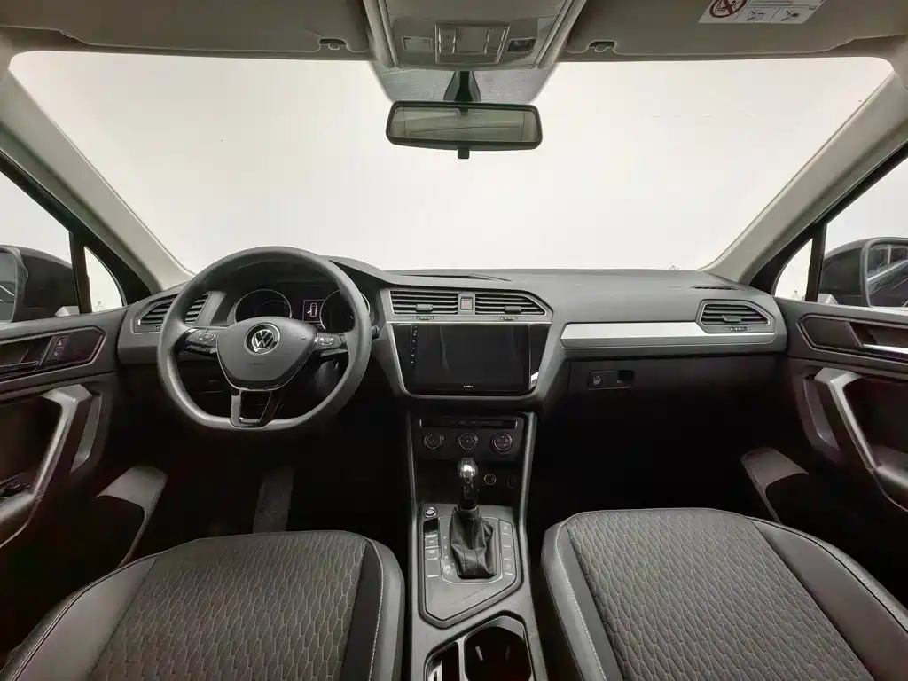 Volkswagen Tiguan L 2021 — фото 24