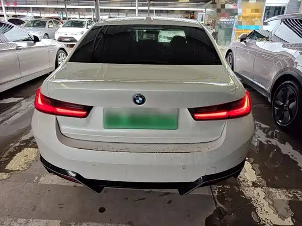 BMW i3 2025