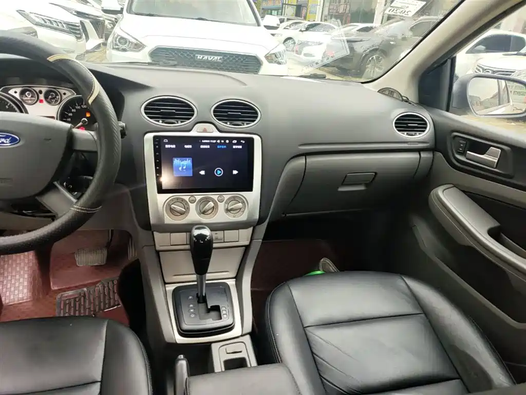 Ford Focus 2014 — фото 13