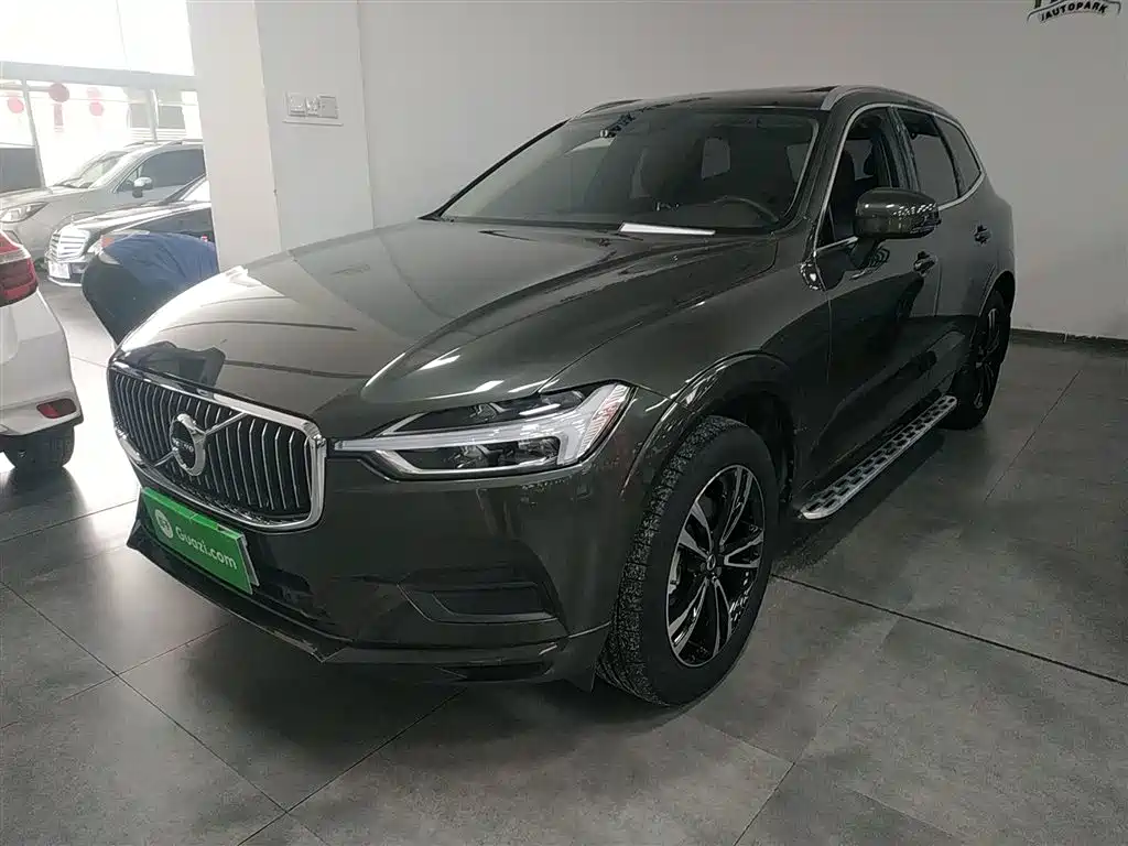 Volvo XC60 2019 — фото 1