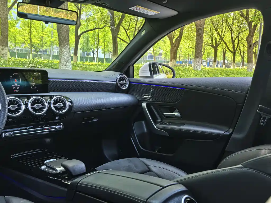 Mercedes-Benz A-Class 2021 — фото 16