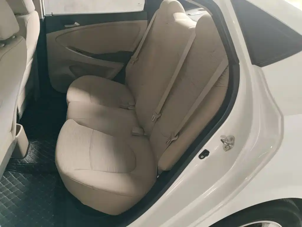 Hyundai Accent 2018 — фото 17