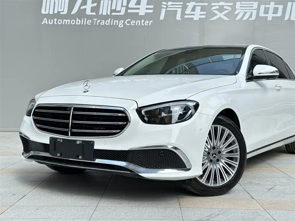 Mercedes-Benz E-Class 2023 — фото 18