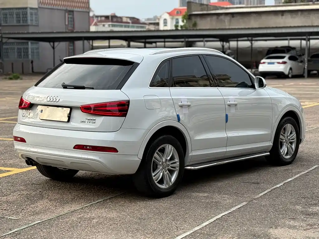Audi Q3 2015 — фото 10