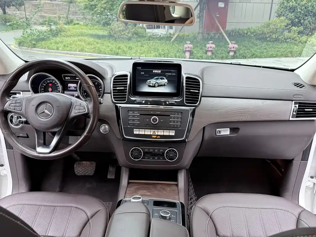 Mercedes-Benz GLE 2017 — фото 10