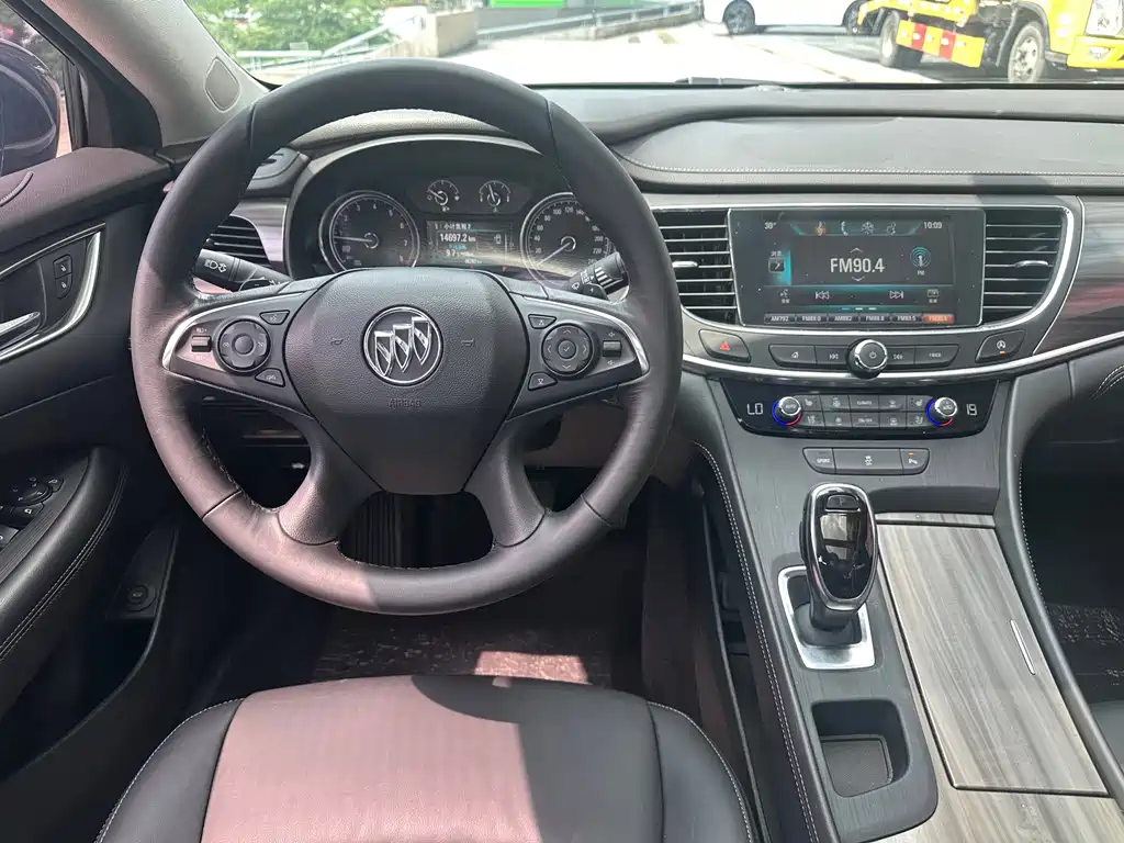 Buick LaCrosse 2018 — фото 19