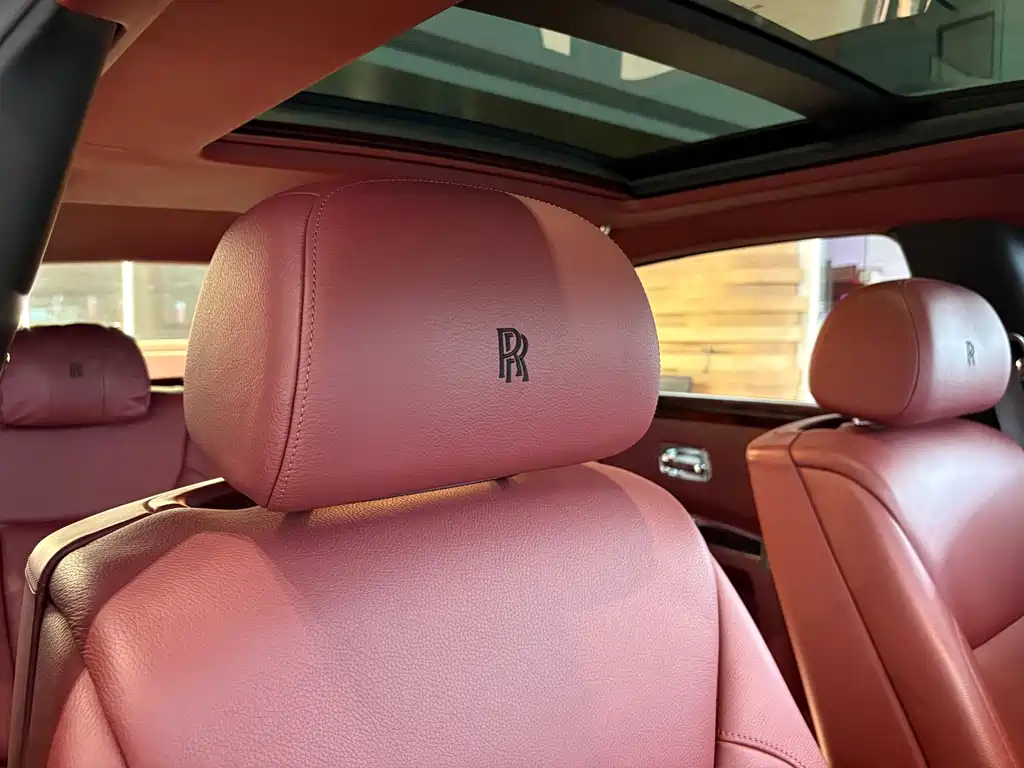 Rolls-Royce Ghost 2016 — фото 22