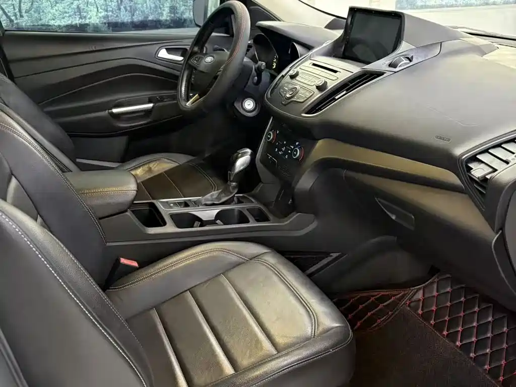Ford Kuga 2018 — фото 21