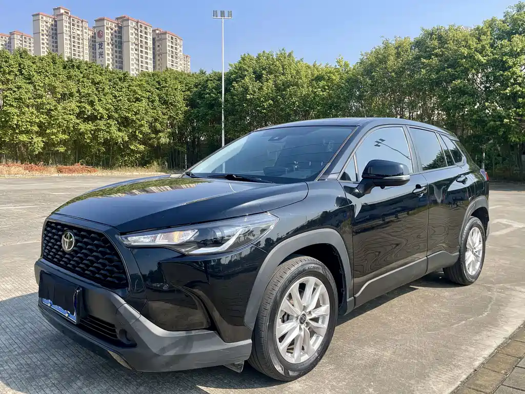Toyota Corolla Cross 2023 — фото 3