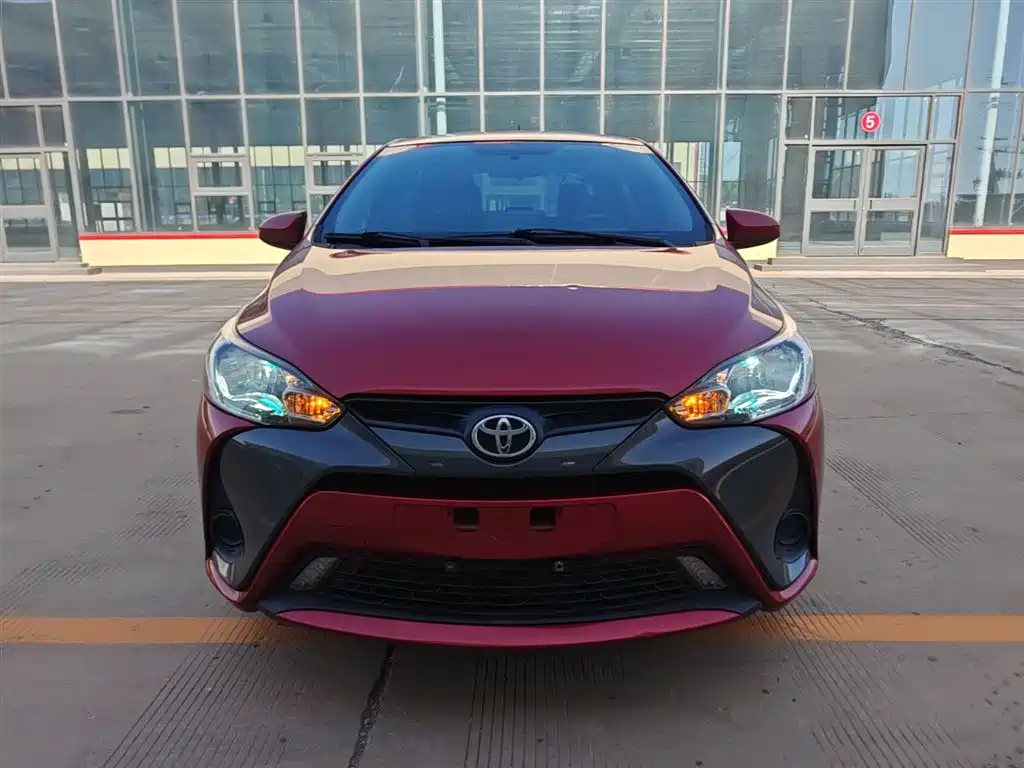 Toyota Yaris L 2020 — фото 3