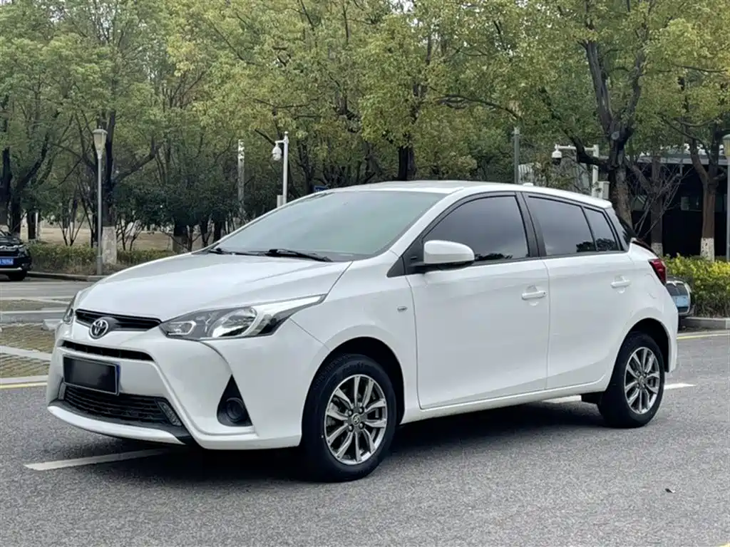Toyota Yaris L 2021 — фото 2