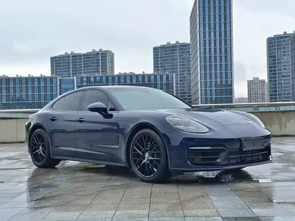 Porsche Panamera 2021