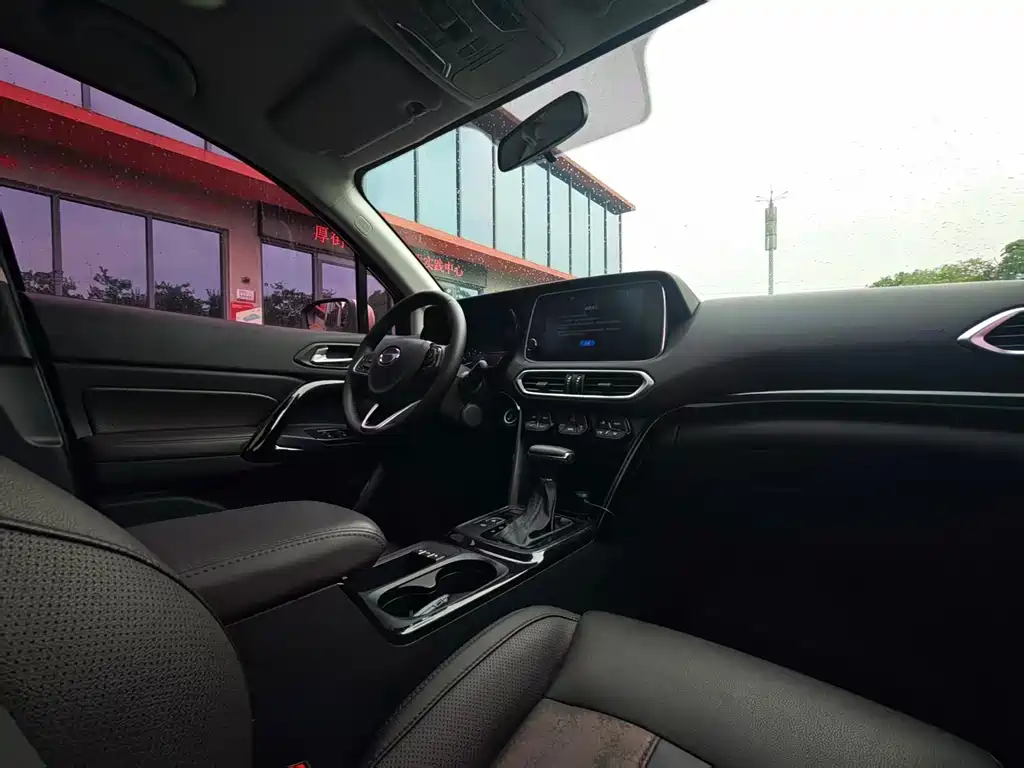 GAC Trumpchi GS4 2019 — фото 15