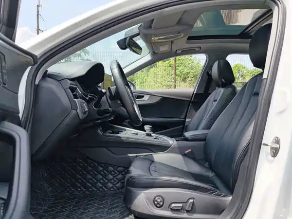 Audi A4L 2019