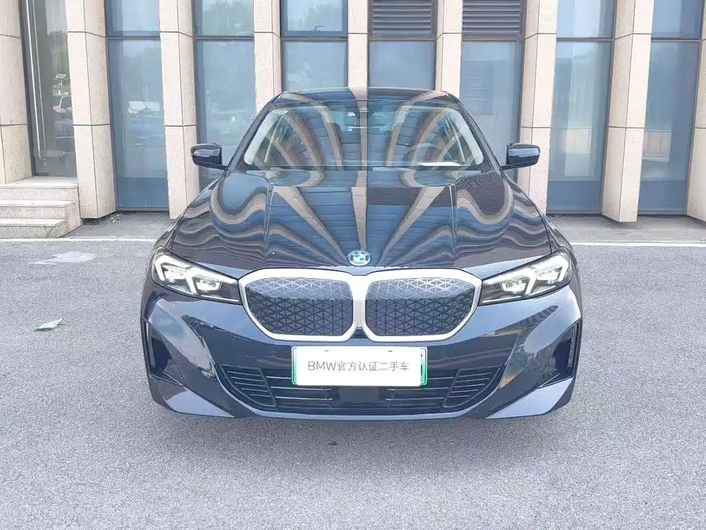 BMW i3 2025 — фото 2