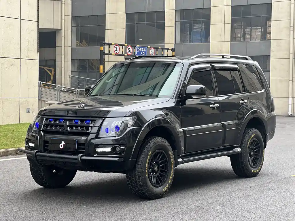 Mitsubishi Pajero 2019