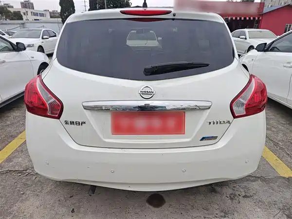 Nissan Tiida 2011