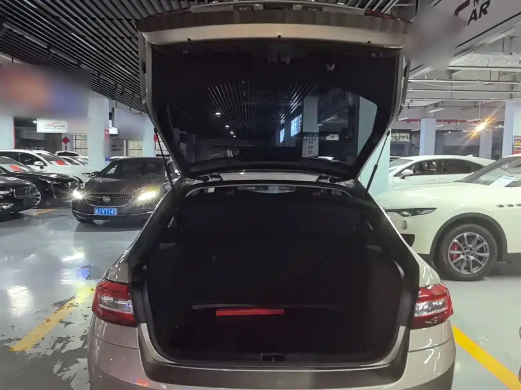 Skoda Octavia 2020 — фото 19