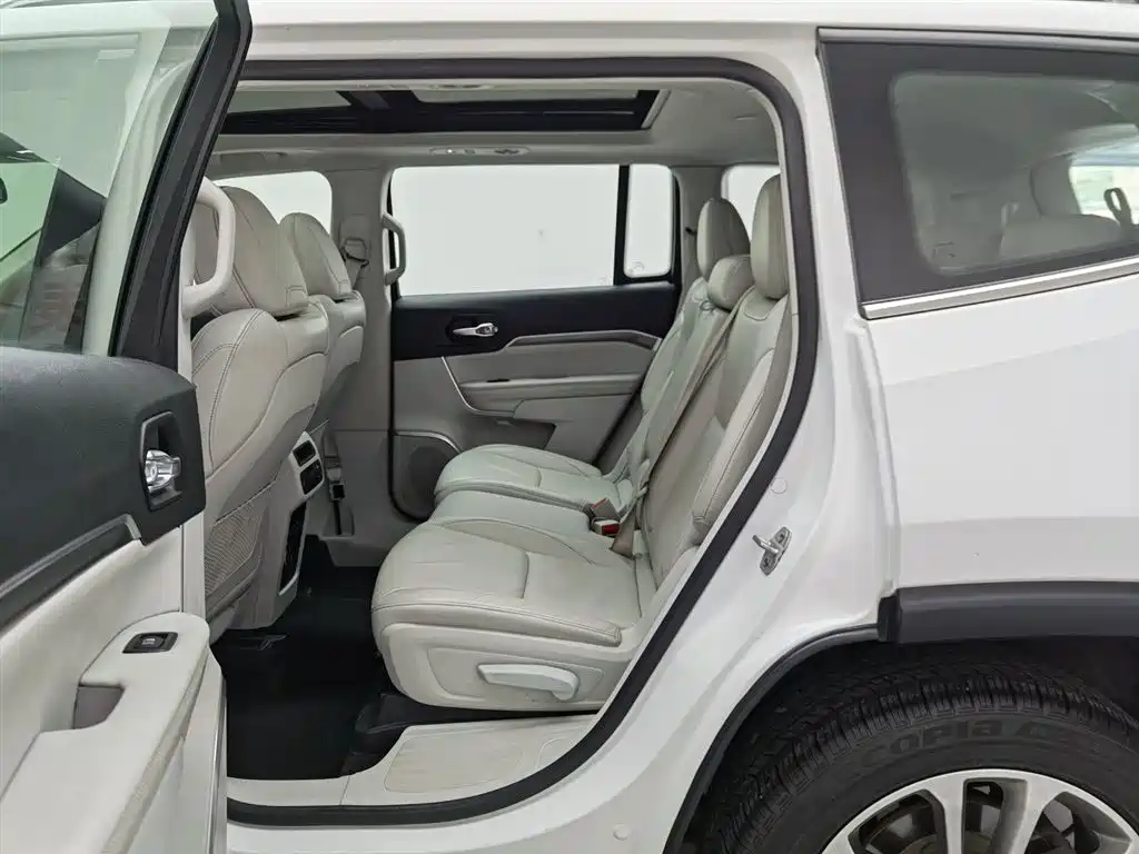 Jeep Grand Commander 2018 — фото 15