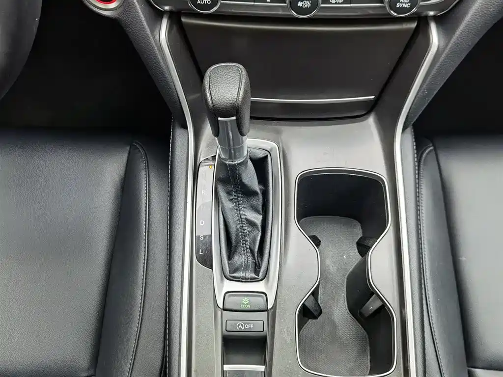 Honda Accord 2022 — фото 13