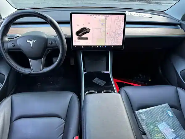 Tesla Model 3 2020