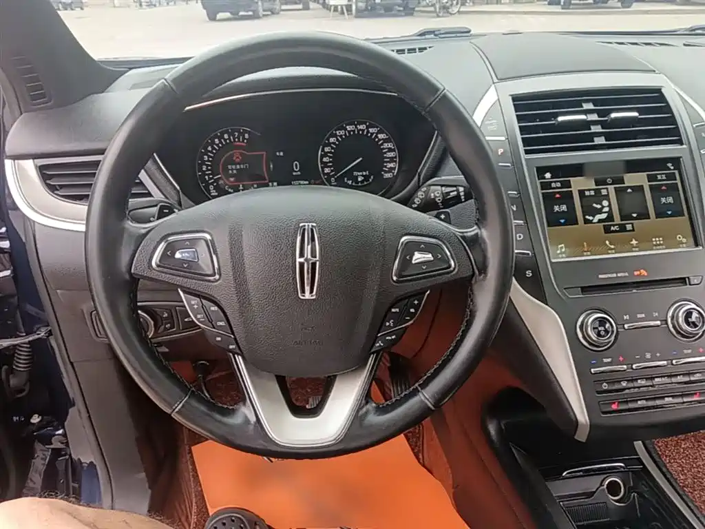 Lincoln MKC 2018 — фото 11