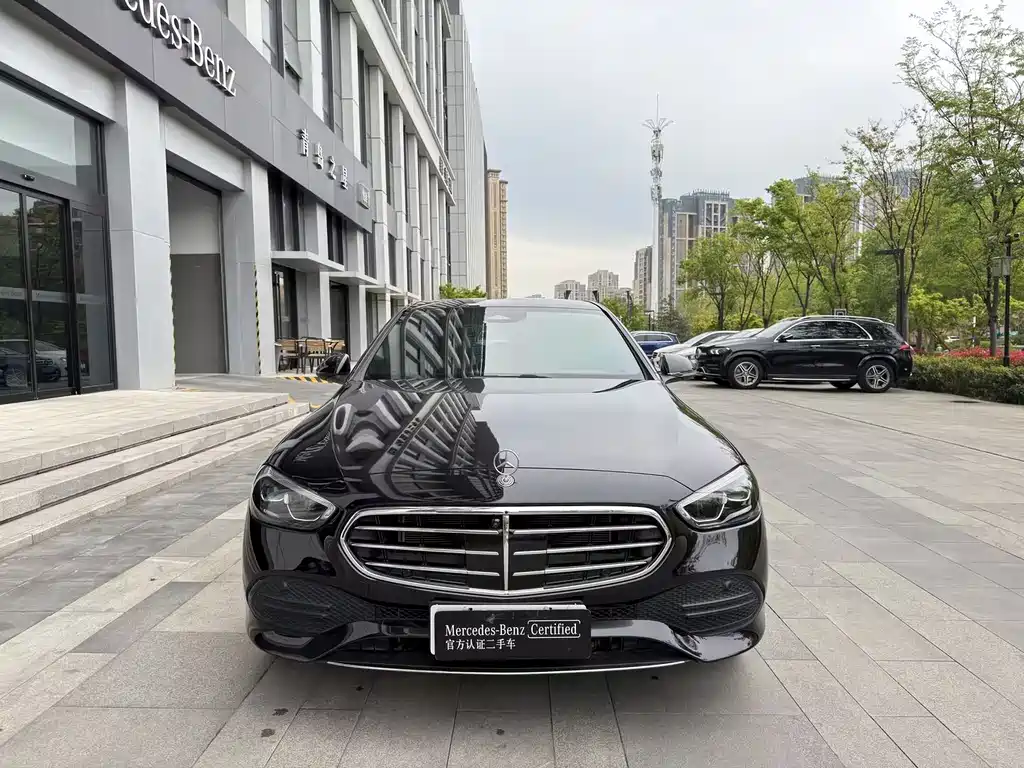 Mercedes-Benz C-Class 2025 — фото 2