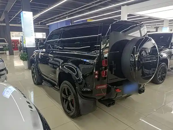 Land Rover Defender 2026