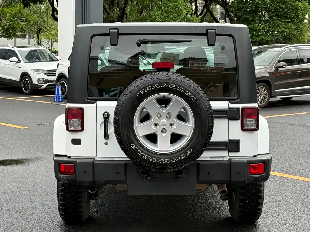 Jeep Wrangler 2016 — фото 4