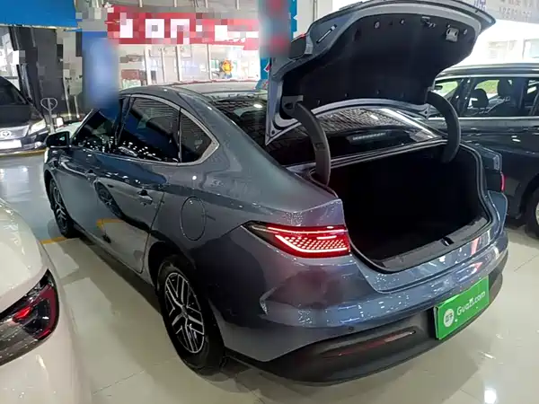 BYD Seal 05 DM-i 2025