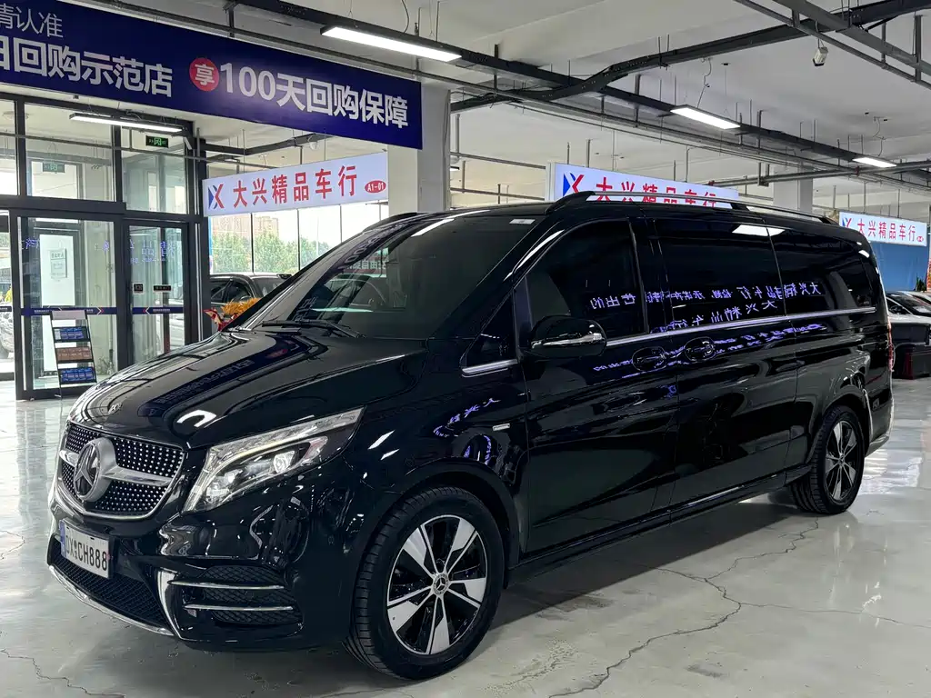 Mercedes-Benz V-Class 2022 — фото 1