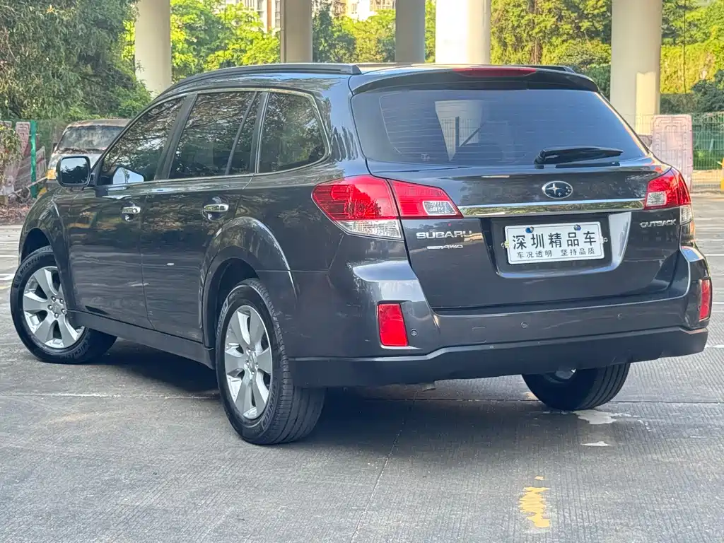 Subaru Outback 2010 — фото 3