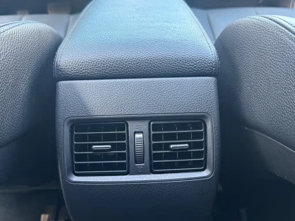 Subaru Outback 2010 — фото 12