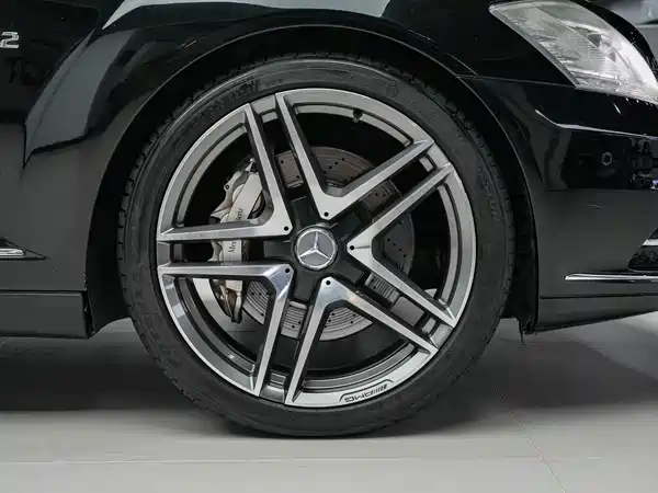 Mercedes-Benz S-Class 2011