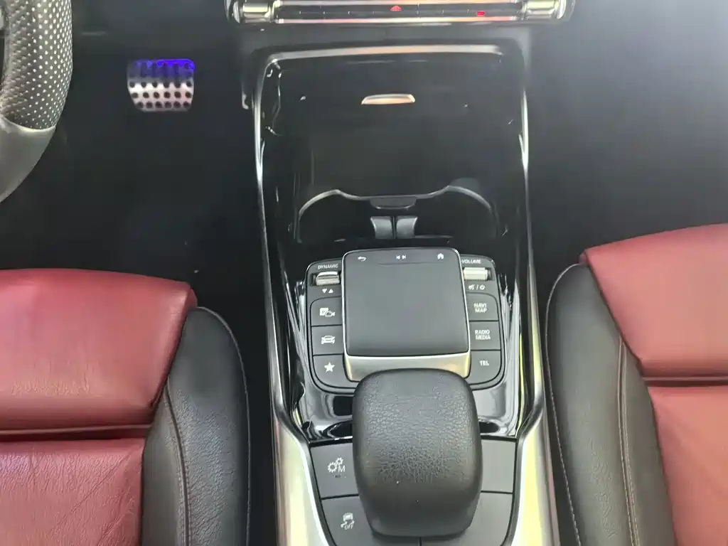 Mercedes-Benz A-Class AMG 2021 — фото 25