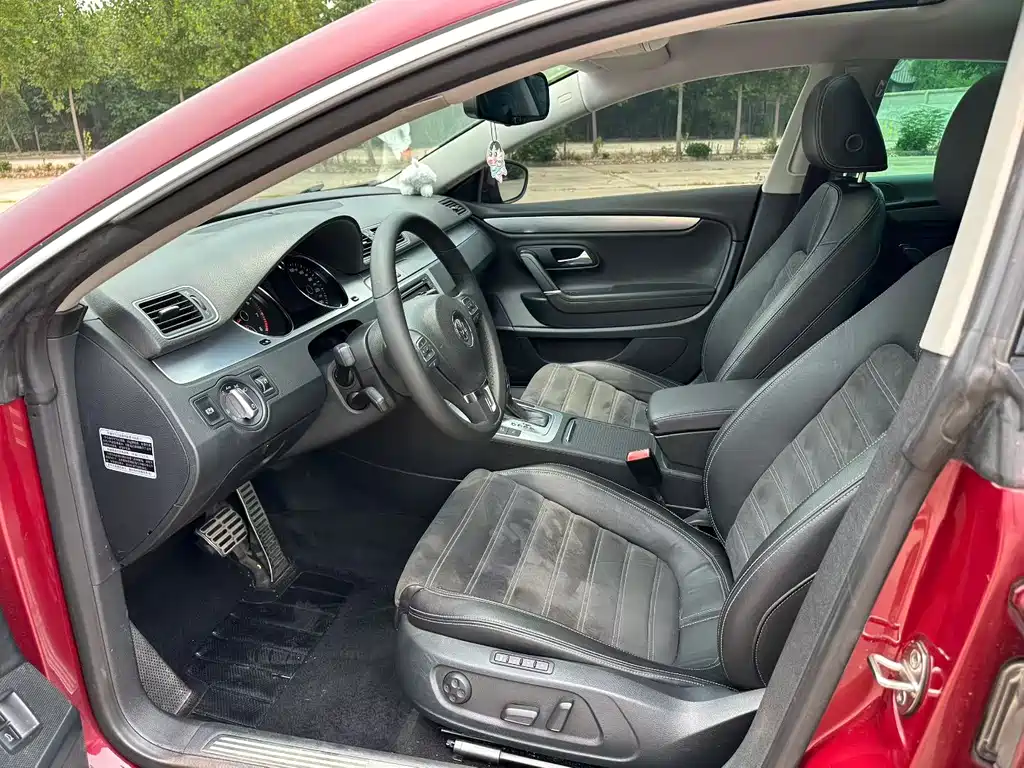 Volkswagen CC 2011