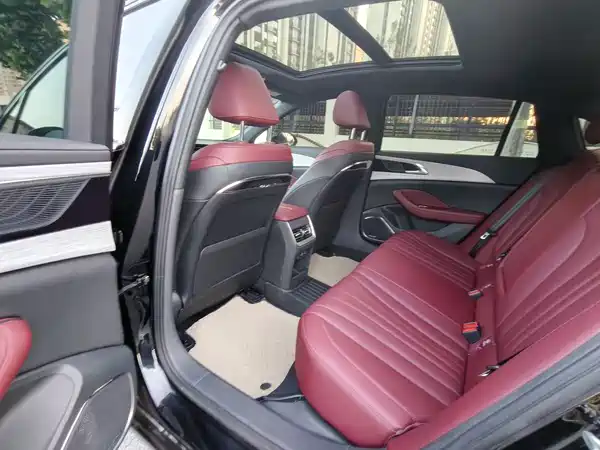 Hongqi H5 2025