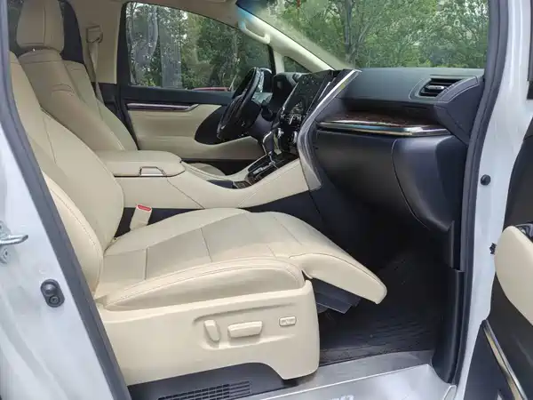 Toyota Alphard 2020