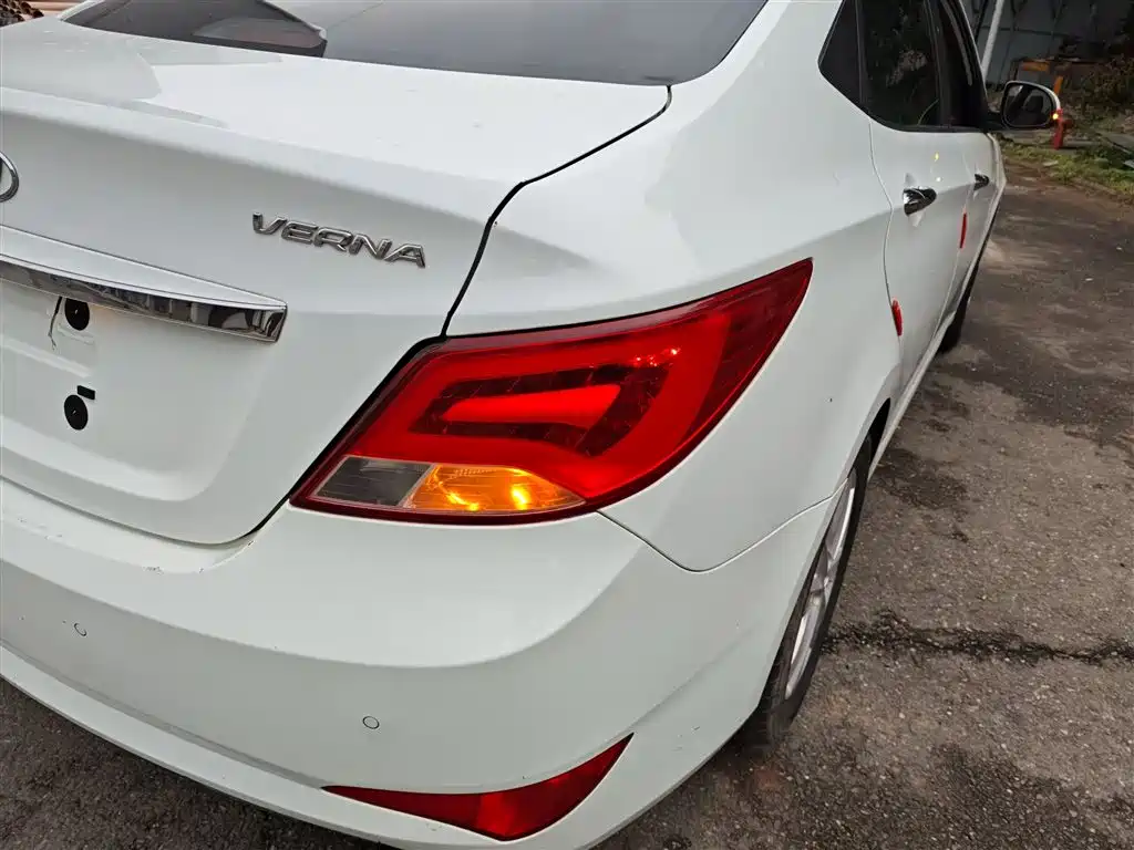 Hyundai Verna 2016 — фото 8