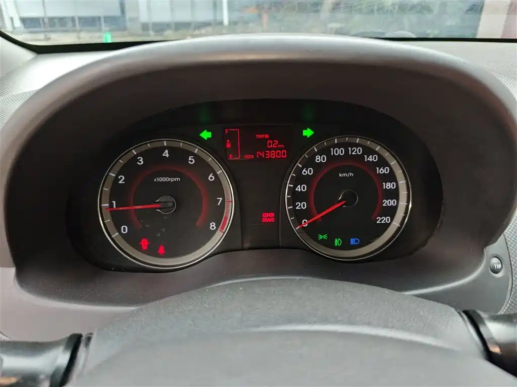 Hyundai Verna 2016 — фото 12
