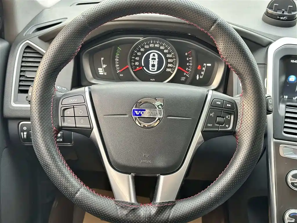 Volvo XC60 2014 — фото 17