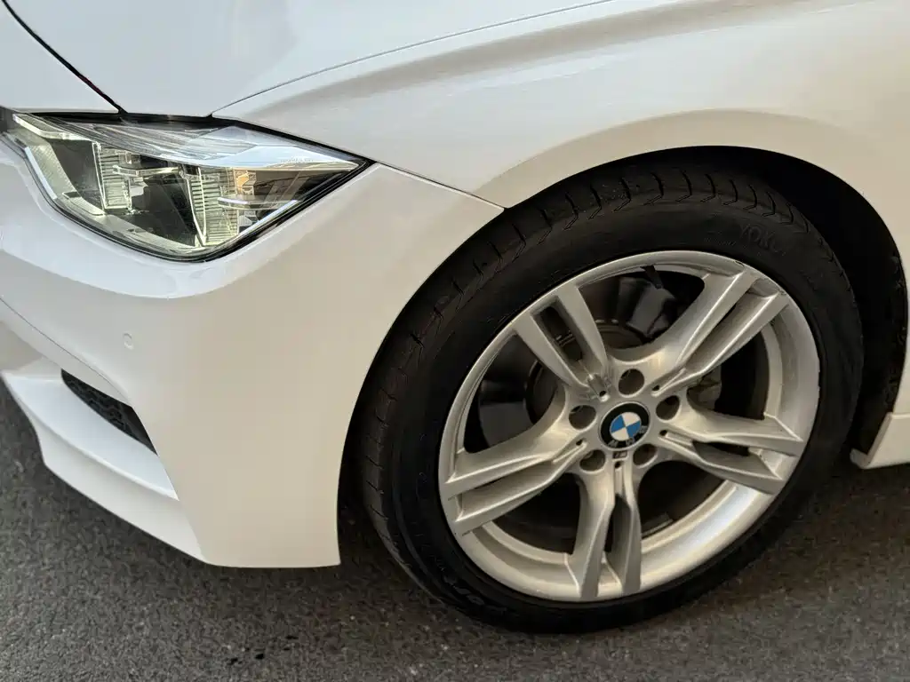 BMW 3 Series 2018 — фото 6