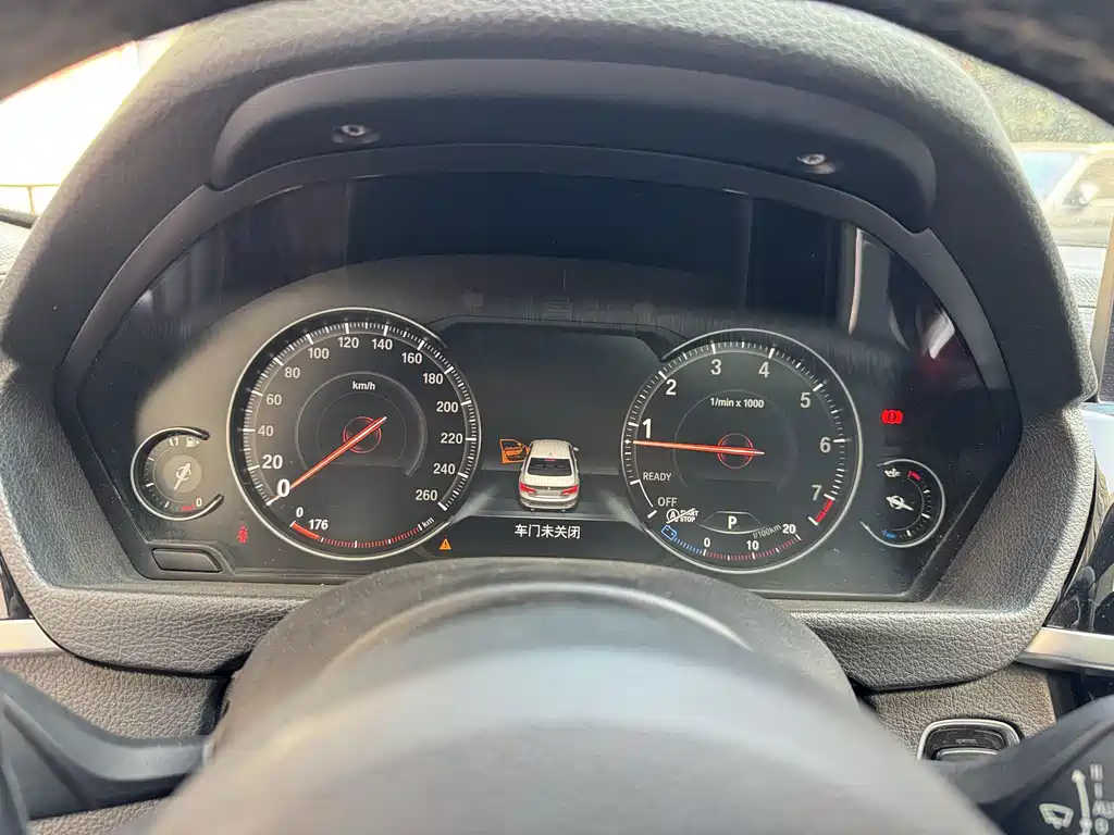 BMW 3 Series 2018 — фото 17