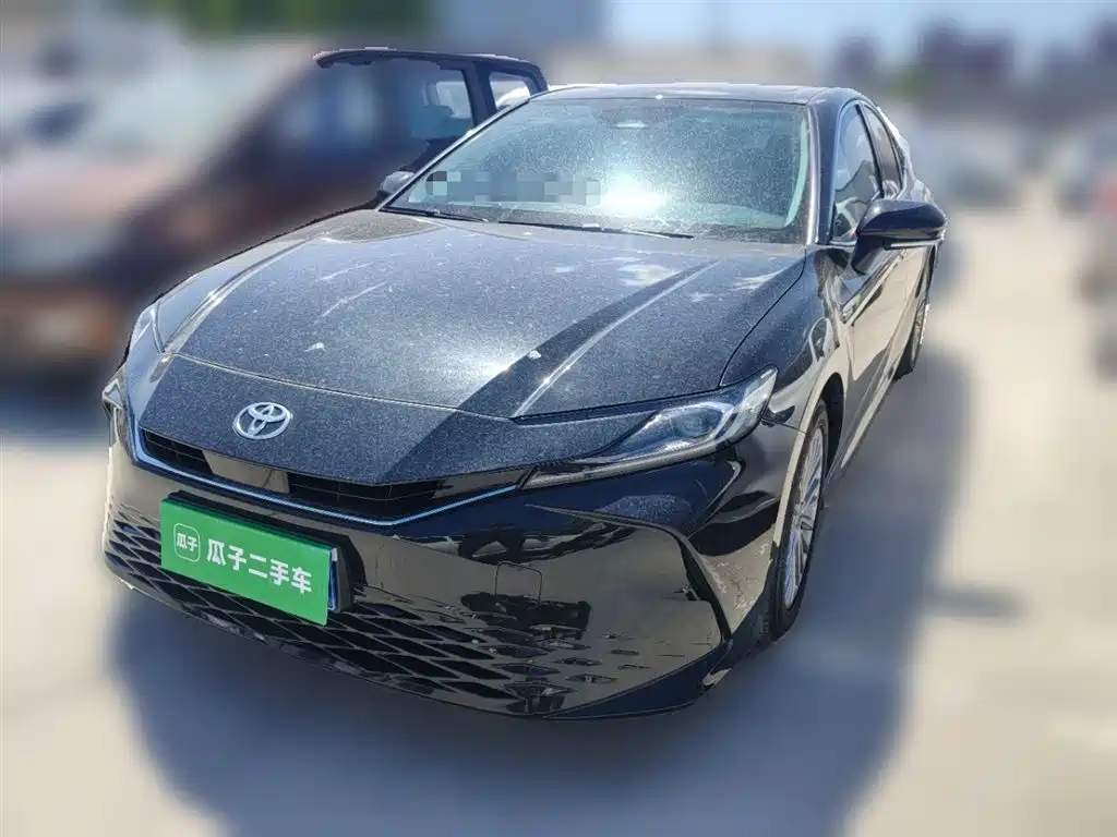 Toyota Camry 2024 — фото 1