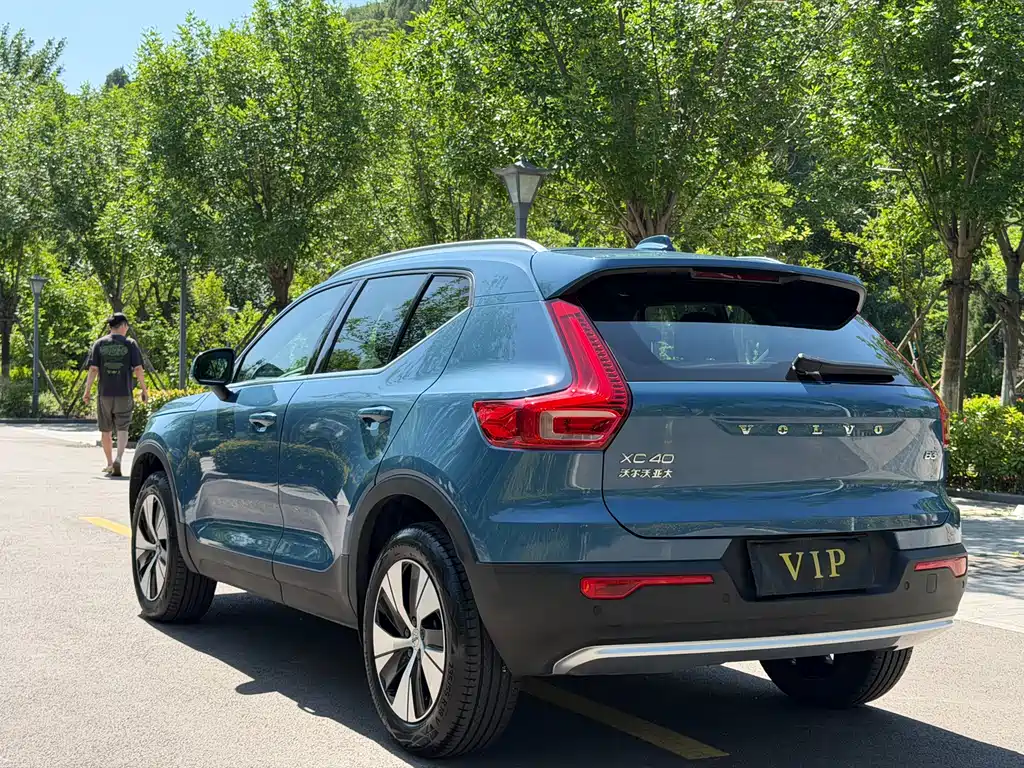 Volvo XC40 2025 — фото 21
