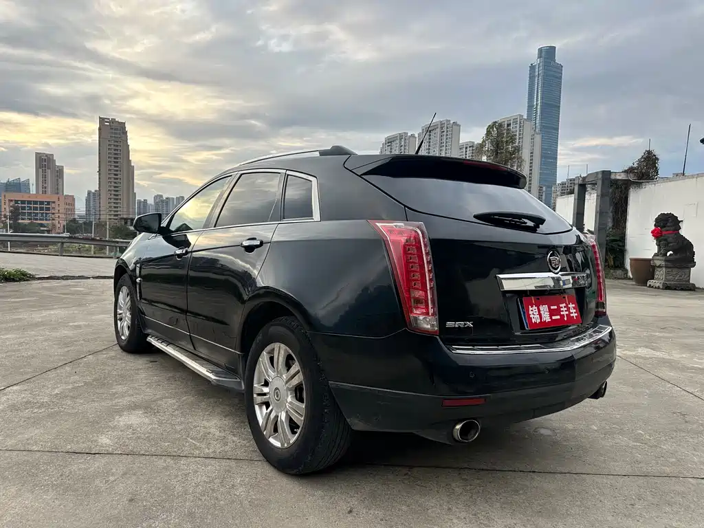 Cadillac SRX 2011 — фото 20