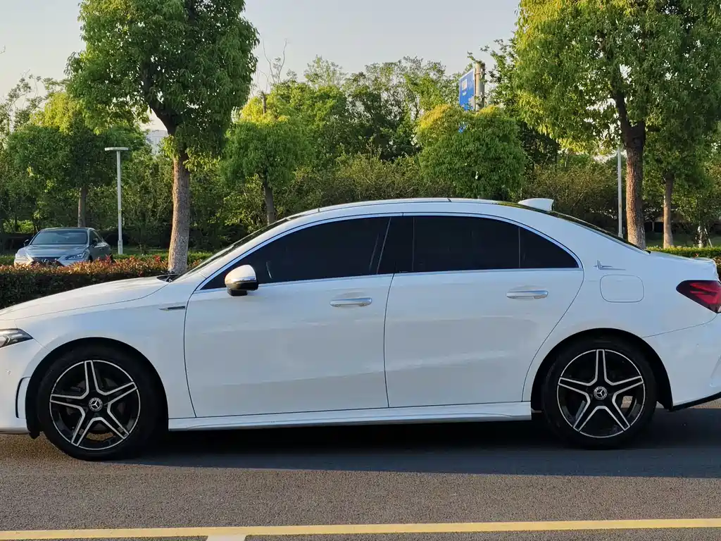 Mercedes-Benz A-Class 2019 — фото 6
