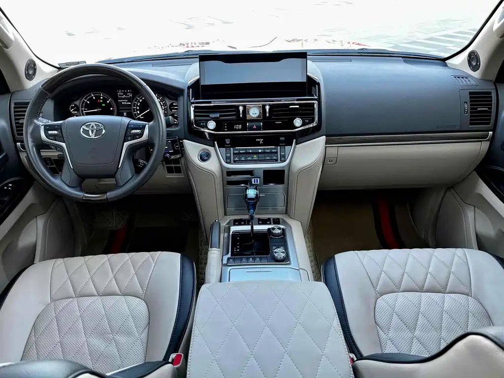 Toyota Land Cruiser 2020 — фото 6